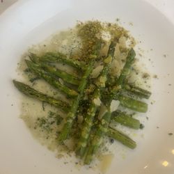 Sikia - Asparagus salad (heated and delicious) "More plz"