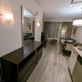 Hilton Toronto/Markham Suites Conference Centre & Spa - 1 Bedroom - Hotels Near Me - Markham, Ontario
