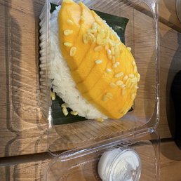 Mango sticky rice dessert, yummy! Mango sticky rice dessert, yummy!