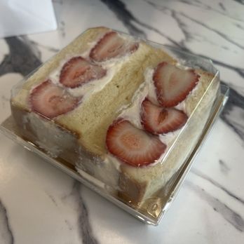 Robu Coffee - Strawberry Sando - Coffee & Tea Near Me - Mountain View, California Robu Coffee - Strawberry Sando - Coffee & Tea Near Me - Mountain View, California