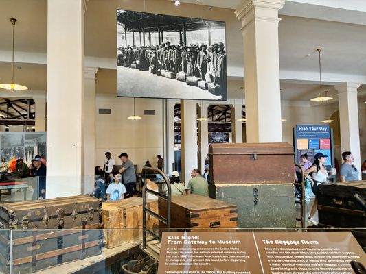 Ellis Island by null