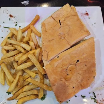 Latin House American - Pan con bistec - Latin American Near Me - Hialeah, Florida Latin House American - Pan con bistec - Latin American Near Me - Hialeah, Florida