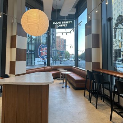 Blank Street by null