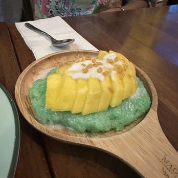 Sisters Thai - Sweet Sticky Rice with Mango - Thai Near Me - Fairfax, Virginia Sisters Thai - Sweet Sticky Rice with Mango - Thai Near Me - Fairfax, Virginia