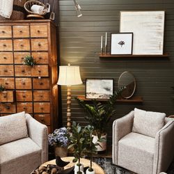 bfearless at HOME - Our lounge area is loved by many husbands as it serves as a break while the wife is shopping in Amish Country.