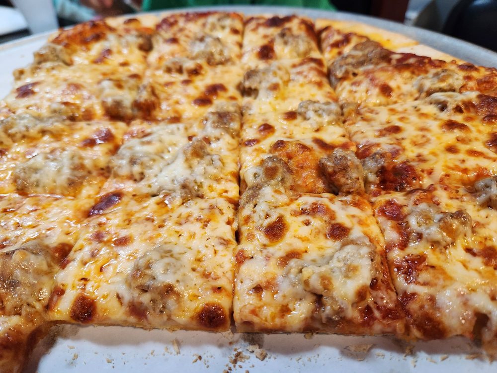 THE PIZZA JOINT & MORE Updated September 2024 14 Reviews 311 W