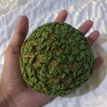 Bibble & Sip - Matcha White Chocolate Cream Puff - Coffee & Tea Near Me - New York, New York