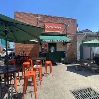 Dürty Nelly's Pub - Deli - Patio #1 - Delis Near Me - Charlottesville, Virginia Dürty Nelly's Pub - Deli - Patio #1 - Delis Near Me - Charlottesville, Virginia