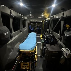 Medwheelz uses state of the art Manuel and power gurney to ensure a smooth and comfortable ride for all patients.
