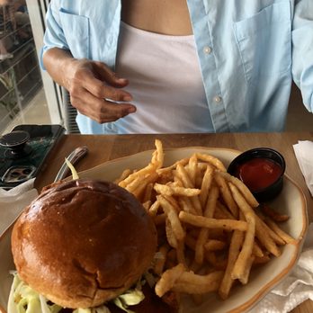 Pier 6 - Snapper sandwich - Seafood Near Me - San Leon, Texas