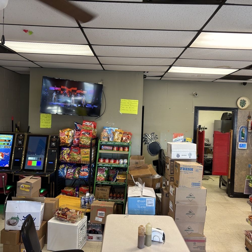 El Rinconcito Mexicano - view of dining area (shipment of boxes scattered around) - Mexican Near Me - Jonesboro, Arkansas El Rinconcito Mexicano - view of dining area (shipment of boxes scattered around) - Mexican Near Me - Jonesboro, Arkansas