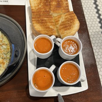 The Liberty Tavern - Grilled Cheese Shooter - Bars Near Me - Arlington, Virginia