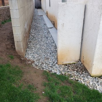 Bilt By Cam - Side yard - finished - Landscape Architects or Designers Near Me