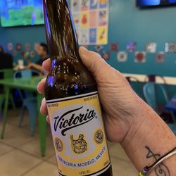Mexas Tacos - Shrimp tacos and Victoria!