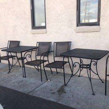 Laundry On The Fax - Plenty of out door seating. - Laundromat Near Me - Aurora, Colorado Laundry On The Fax - Plenty of out door seating. - Laundromat Near Me - Aurora, Colorado