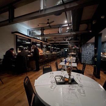 Little Dean's Oyster Bar - Dining room - Seafood Near Me - Nyack, New York Little Dean's Oyster Bar - Dining room - Seafood Near Me - Nyack, New York