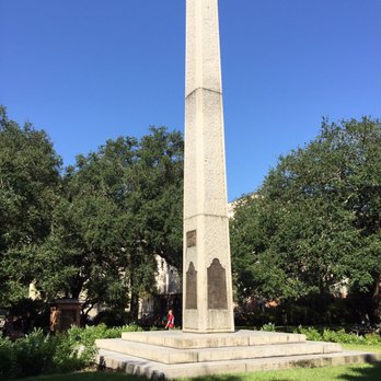 Two Sisters Tours - Starting point, Washington Park, next to City Hall - Historical Tours Near Me - Charleston, South Carolina