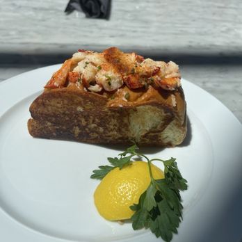 3 Arts Club Cafe at RH Chicago - Lobster Roll - Cafes Near Me - Chicago, Illinois 3 Arts Club Cafe at RH Chicago - Lobster Roll - Cafes Near Me - Chicago, Illinois