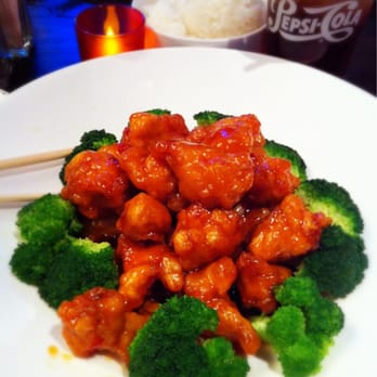 Oishi - Generous portion of General Tao's Chicken! Hot & Fresh ;) - Japanese Near Me - Champaign, Illinois