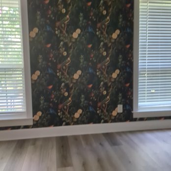Nathan's Deluxe Wallpaper Installation - Wallpapering Near Me