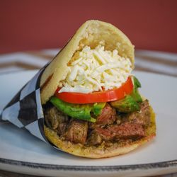 Doggi's Arepa Bar - Arepa Santa Bárbara