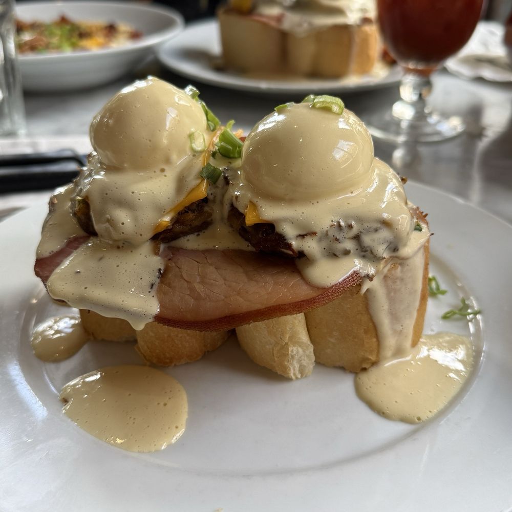 Stanley - Breaux Bridge Benedict - Breakfast & Brunch Near Me - New Orleans, Louisiana