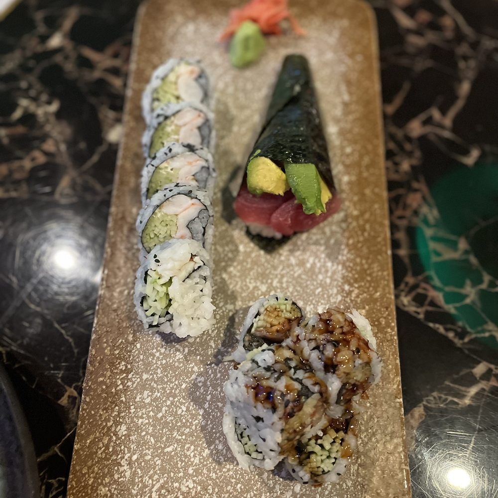Kamiya 86 - a plate of sushi on a table - Sushi Bars Near Me - Jacksonville Beach, Florida