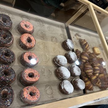Modern Bread & Bagel - Donuts - Bakeries Near Me - Beverly Hills, California