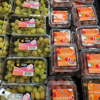 Vons - a display of green grapes in plastic containers - Grocery Near Me - Clovis, California Vons - a display of green grapes in plastic containers - Grocery Near Me - Clovis, California