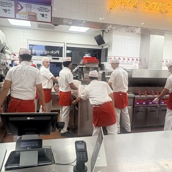 In-N-Out Burger - Staff - Burgers Near Me - San Diego, California In-N-Out Burger - Staff - Burgers Near Me - San Diego, California