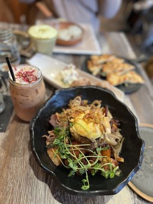 Yaz's Table Breakfast & Brunch by null