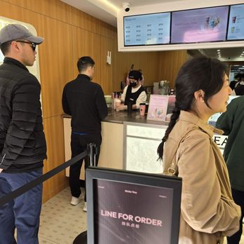 Molly Tea - pickup area to left - Bubble Tea Near Me - New York, New York Molly Tea - pickup area to left - Bubble Tea Near Me - New York, New York