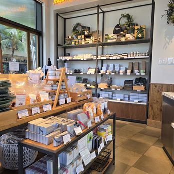 Dean & Deluca - Gift corner - Coffee & Tea Near Me - Honolulu, Hawaii
