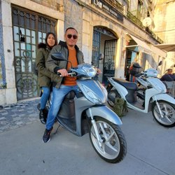 Lx Rent - Motos & Scooters - 110 cc scooter top ride around Lisboa