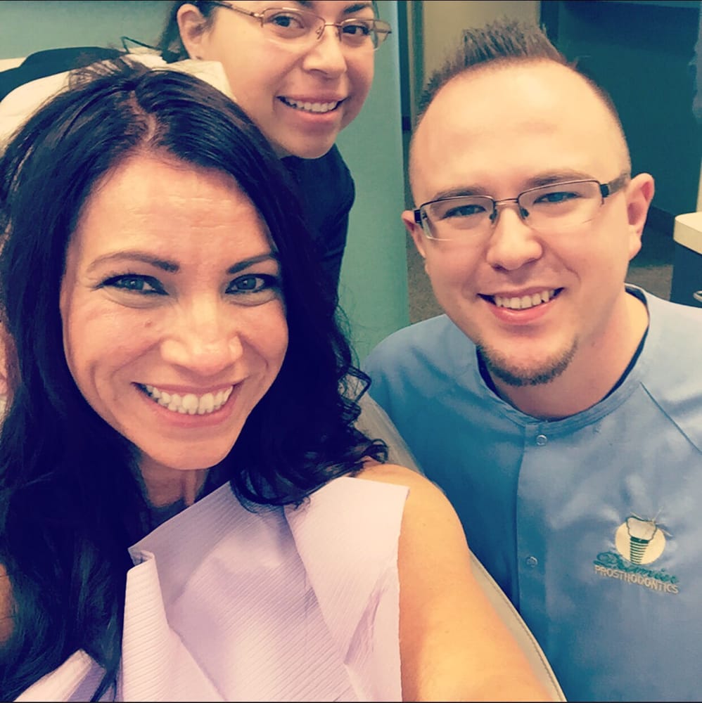 Premier Prosthodontics Logo