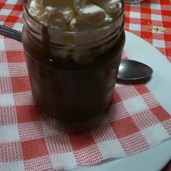 Chez la Mère Martin - Un des desserts maison : la mousse au chocolat, délicieuse.