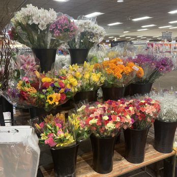 Lunds & Byerlys - Floral department is gorgeous as always - Grocery Near Me - St Louis Park, Minnesota Lunds & Byerlys - Floral department is gorgeous as always - Grocery Near Me - St Louis Park, Minnesota