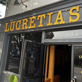 Lucretia's Kitchen - Soul Food Near Me - Louisville, Kentucky