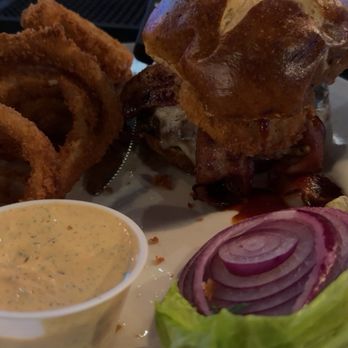 The Hideaway Redmond - Bbq burger and onion rings - Pizza Near Me - Redmond, Oregon The Hideaway Redmond - Bbq burger and onion rings - Pizza Near Me - Redmond, Oregon