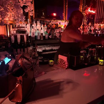 Anansi Cocktail Lounge - Cocktail Bars Near Me - Decatur, Georgia