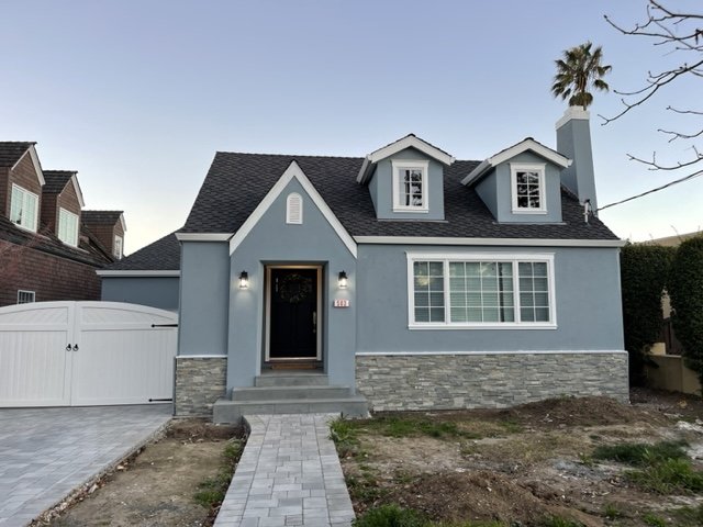 Slide of A. Mendoza Roofing