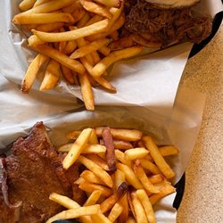 Mason Dixon BBQ - Pulled Pork Sammich & Baby Back Ribs (3 Bones)