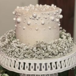 Avec Amoore - 6" Single Tiered Wedding Cake