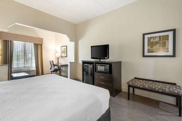 Best Western Suites by null