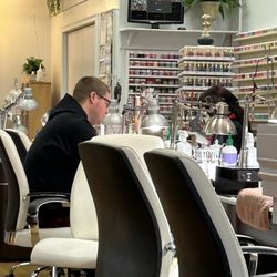 Q Nail Spa