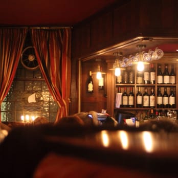 Ship Tavern - Great cosy, old England atmosphere in the oak room - Pubs Near Me - London, XGL