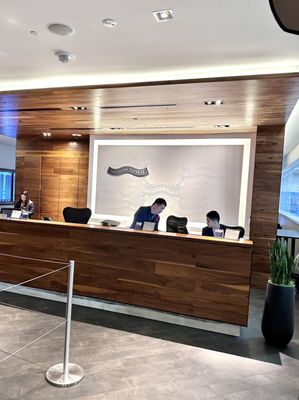 The Centurion Lounge by null