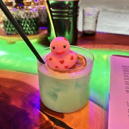 The springs drink love my duckies that come with it The springs drink love my duckies that come with it