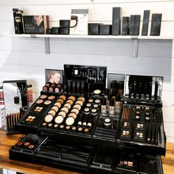 Turn North Salon & Spa - Full PROFESSIONAL GRADE skincare and makeup line by Glo.