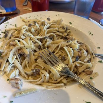 Waterfront Pizza - Alfredo fettuccine - Pizza Near Me - Foster City, California Waterfront Pizza - Alfredo fettuccine - Pizza Near Me - Foster City, California